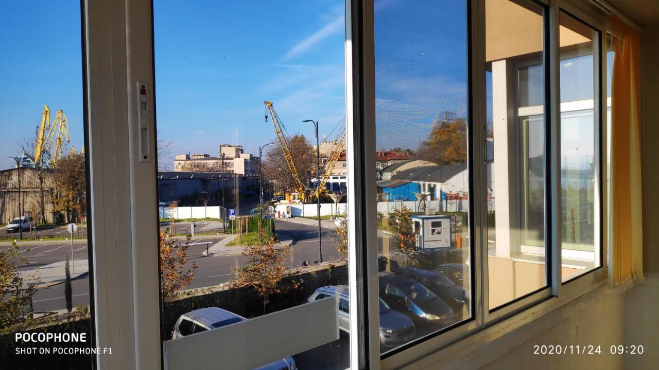 Unique Location Apartment With Parking 부르가스 외부 사진