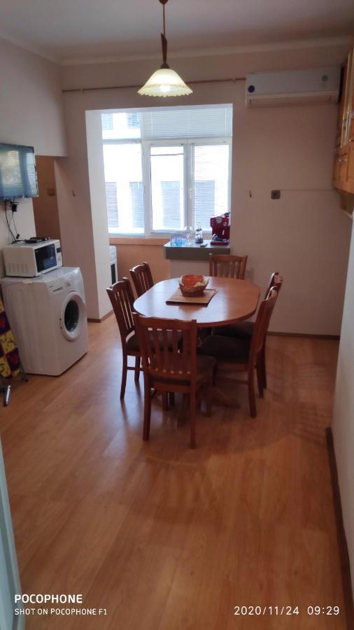 Unique Location Apartment With Parking 부르가스 외부 사진